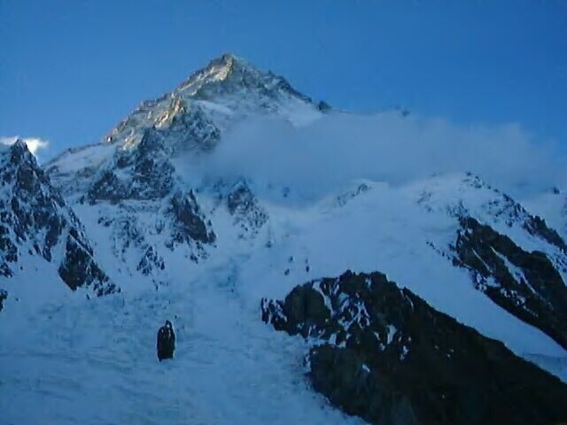 Alpinistas ficaram presos no cume do K2 (foto: Divulgação)