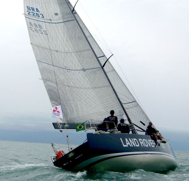 Land Rover foi fita azul e campeão no tempo corrigido (foto: Divulgação/ ZDL)