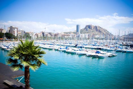 Alicante recebe os veleiros antes da largada (foto: Divulgação/ Volvo Ocean Race)