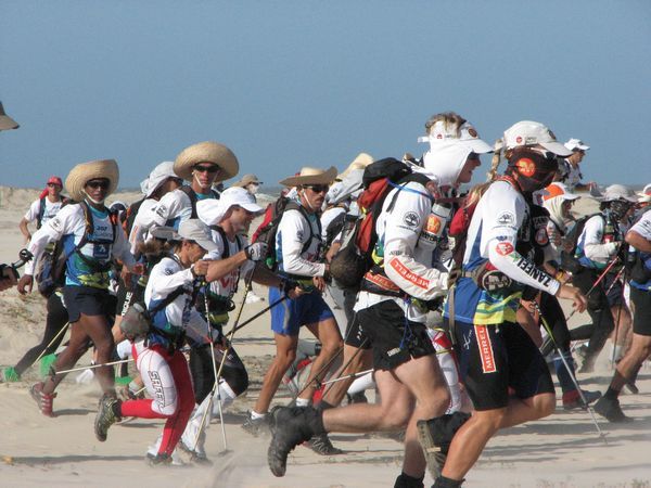 Equipes largaram dos Lençóis Maranhenses (foto: Lilian El Maerrawi/ www.webventure.com.br)