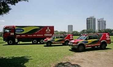 Equipe brasileira da Mitsubishi (foto: Carsten Horst/Divulgação)