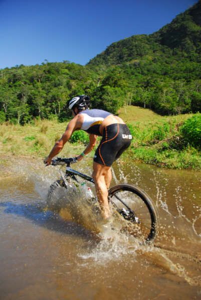 Prova de mountain bike teve 25 quilômetros de percurso (foto: Divulgação/ Alexandre Cappi)