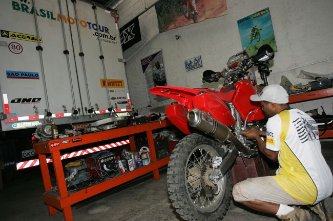 Moto de Zé Hélio foi preparada no interior de SP (foto: Divulgação/ Idário Araujo)