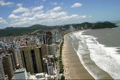 Praia Centra  ponto de encontro e de práticas esportivas (foto: Divulgação)