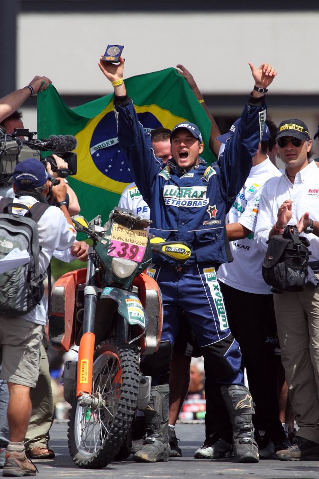 Rodolpho comemora sua chegada em Buenos Aires (foto: Tom Papp/ www.webventure.com.br)