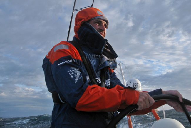 Equipes sofrem com ondas gigantes (foto: Guy Salter/ Ericsson Racing Team)