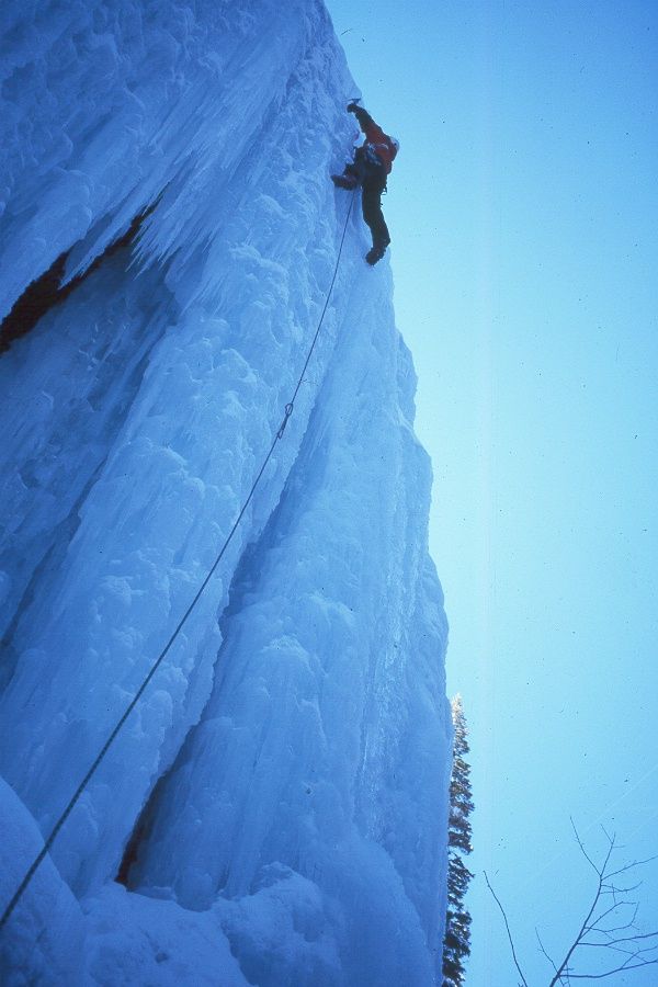 Tom Papp escala cascata de gelo (foto: Arquivo pessoal)