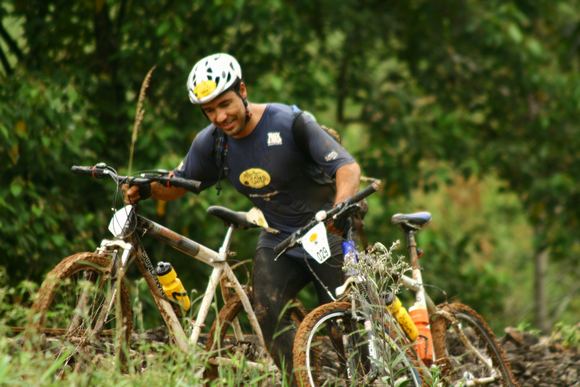 Estratégia para carregar a bike (foto: Eduardo Iezzi/ www.webventure.com.br)