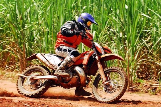 Juca Bala e sua nova moto (foto: Divulgação)