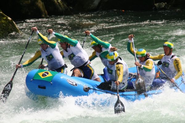 Alaya Bozo DÁgua é bicampeã Mundial de Rafting (foto: Divulgação)