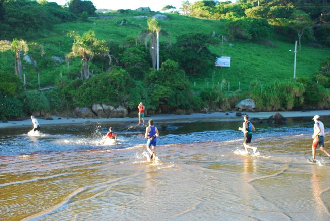 Atletas em contato com a natureza (foto: Divulgação/ Alexandre Carrijo)