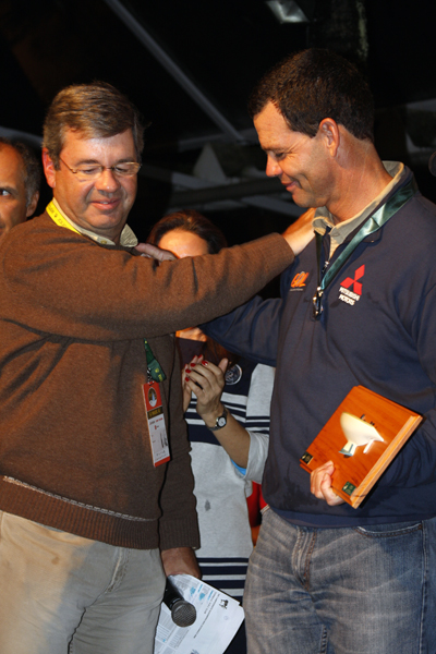 Nolasco agradeceu a presença de Torben e dos outros velejadores (foto: Alexandre Koda/ www.webventure.com.br)