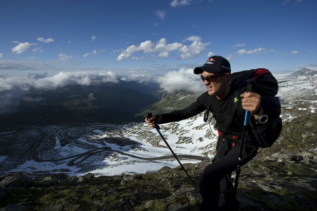 Maurer mantém a estratégia e segue bem no parapente (foto: Vitek Ludvik/ Red Bull Photofile)