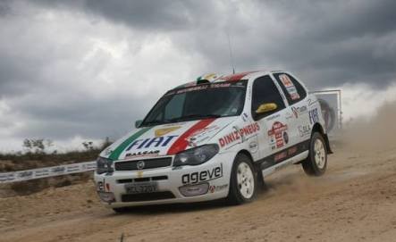 Segue briga pelo título no Brasileiro de Rally (foto: Divulgação)