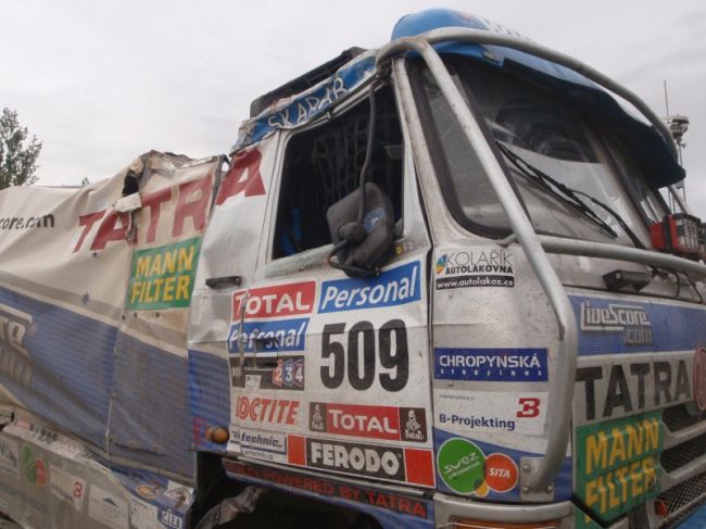 Caminhão de Tomecek ficou destruído (foto: Mira Martinec/ Equipe Petrobras)