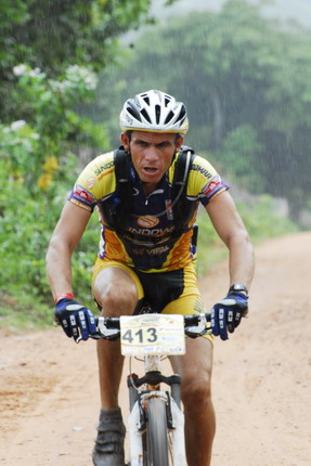 José Roberto segue na liderança (foto: Divulgação/ Fabio Piva)