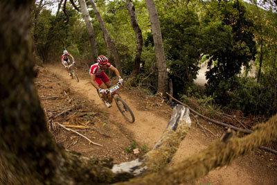 Curvas fechadas fizeram parte do percurso (foto: Divulgação/ Cape Epic)