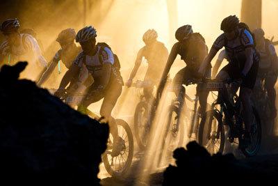 Calor e subidas na cidade de Ceres (foto: Divulgação/ Cape Epic)