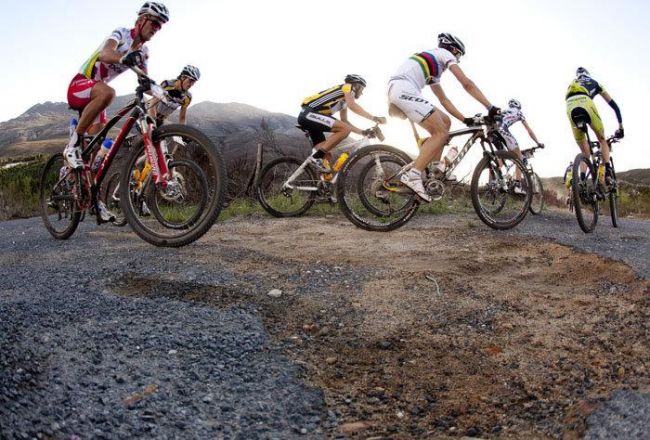 Atletas encaram mais 65 km para o fim da provaq (foto: Divulgação/ Cape Epic)