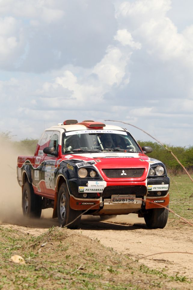 Facco e Deusdará vencem a primeira no RN 1500 (foto: Thiago Padovanni/ www.webventure.com.br)