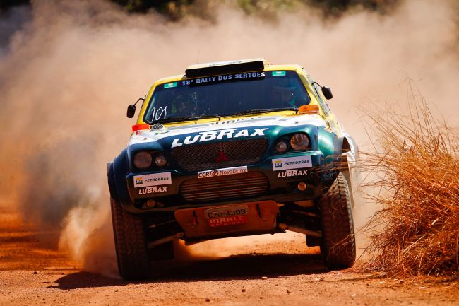 Jean e Bina ficaram em primeiro depois de largarem na 46ª colocação (foto: Gabriel Barbosa/ www.webventure.com.br)