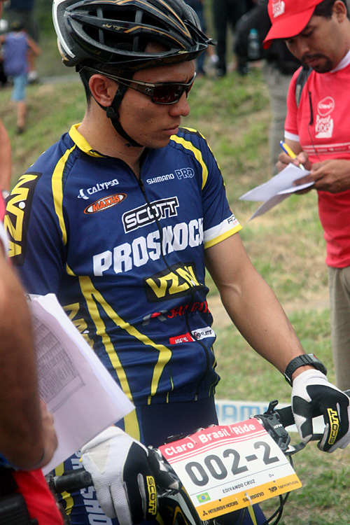 Edivando Souza Cruz acopanhou a prova desde ontem na torcida (foto: Daniel Costa/ www.webventure.com.br)