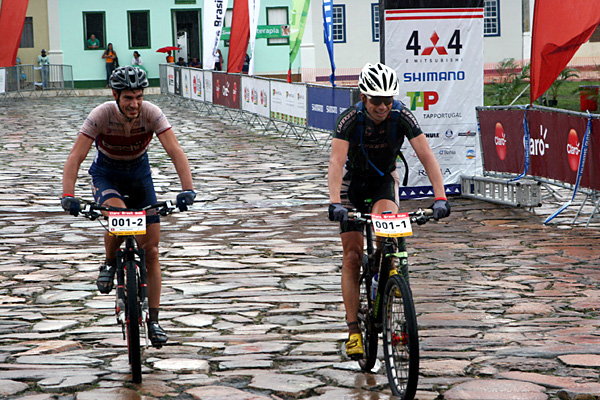 Suíços Martin Gujan e Christof Bischof vencem a terceira etapa (foto: Daniel Costa/ www.webventure.com.br)