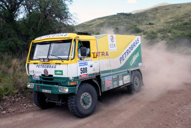 André Azevedo mais uma vez foi o melhor brasileiro no Dakar 2011 (foto: Divulgação/ Maindru)