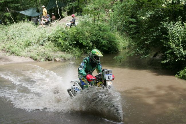 Vicente foi o 2º brasileiro a abandonar a disputa nas motos (foto: Divulgação/ Maindru)