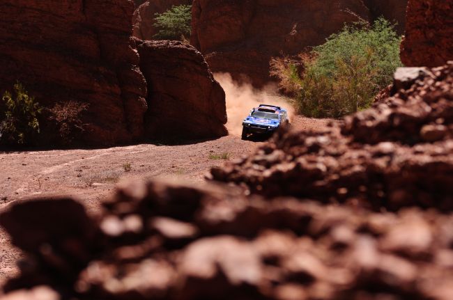 Nasser venceu sua primeira etapa no Dakar 2011 (foto: Marcelo Maragni)