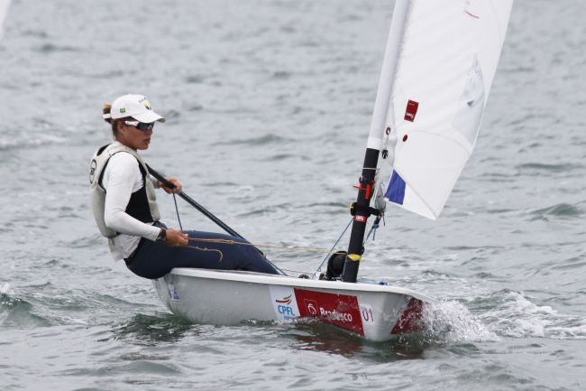 Adriana Kostiw é a atual líder da Laser Radial (foto: Divulgação/ Fred Hoffmann)