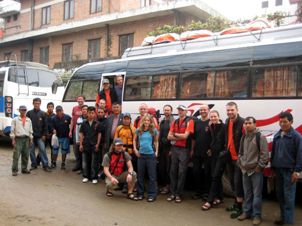 Boa parte dos escaladores da expedição já está no Nepal (foto: Divulgação/ www.asian-trekking.com)