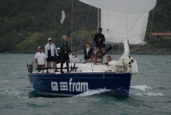 O veleiro foi Fita Azul na segunda regata (foto: Aline Bassi/ Balaio)