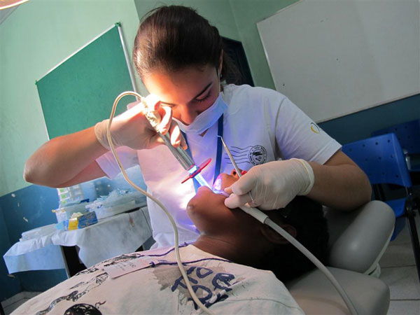 Atendimento odontológico na ação social. (foto: Divulgação)