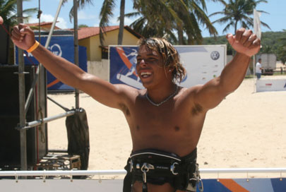 Rafael Souza comemorando a vitória (foto: Marilin Novak)