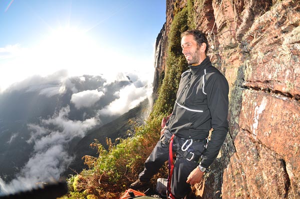 Eliseu Frechou em escalada antiga (foto: Arquivo pessoal)