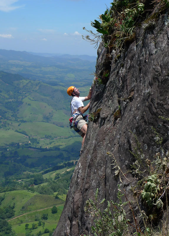 Escalada na Pedra do Baú  em São Paulo (foto: Arquivo Alê Silva)