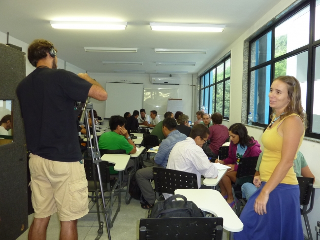 Alunos do curso sobre acesso a montanhas (à dir. de pé  Kika Bradford) (foto: Divulgação / Semana Brasileira de Montanhismo)