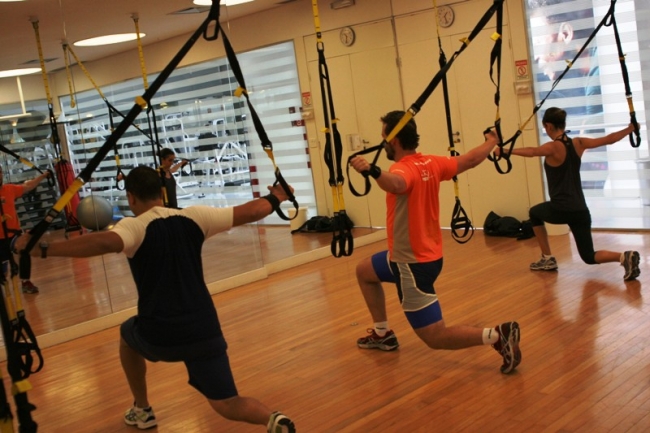 Treino trabalha músculos do core (foto: Camila Barone)