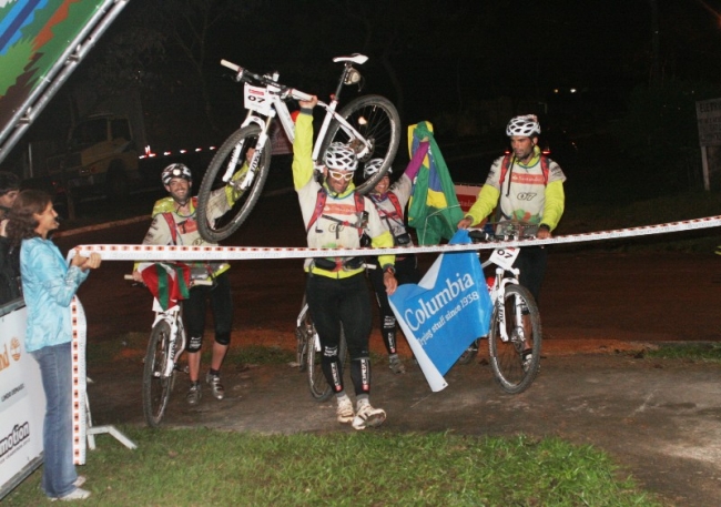 Equipe venceu com 98 horas de prova (foto: Pedro Sibahi)