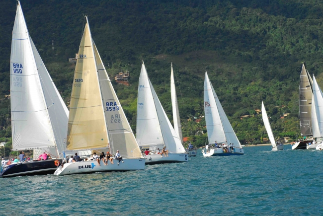 A 2ª etapa teve a presença de 58 veleiros em Ilhabela (foto: Aline Bassi/Balaio de Ideias)