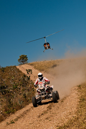 Piloto volta a vencer no Sertões (foto: Ricardo Leizer)