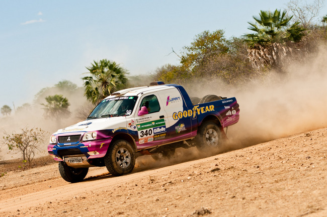 Helena faz sua estreia no Rally das Serras (foto: Marcelo Maragni)