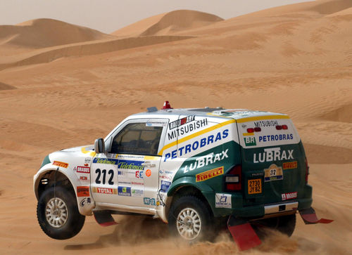 Kolberg e Roldan no deserto da Líbia (foto: Maindru/VipComm/Divulgação)