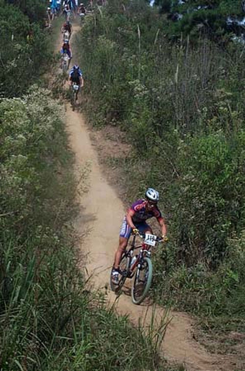 Trilhas de São Bento do Sul abrigaram a etapa de abertura do cross-country. (foto: Divulgação Federação Catarinense de Ciclismo)