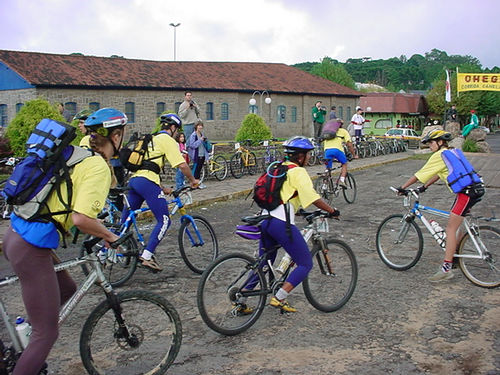 Largada da prova: bike and run em Canela (RS) (foto: Divulgação)