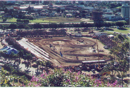 Vista aérea do pavilhão de eventos onde ocorreu a Fenajeep. (foto: Joselito Tridapalli/Divulgação)