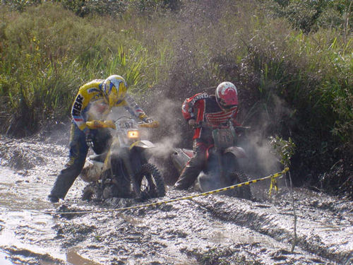 Não faltaram desafios aos pilotos nos 70km de cada volta. (foto: Gutto/Divulgação)