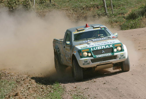 Klever e Lourival estão disputando o Terra Brasil com Mitsubishi L200 Evolution (foto: Donizetti Castilho/VipComm)