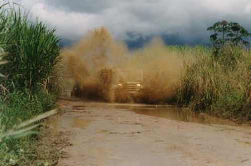 Chiva rápida trouxe muita lama para a etapa. (foto: Oziel Silva)